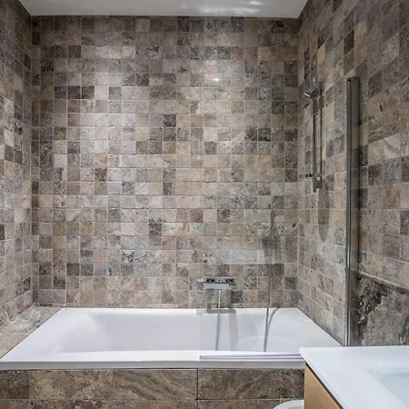 Front De Hyper Centre *