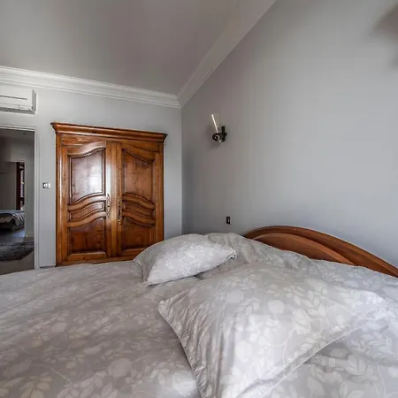 Front De Hyper Centre *