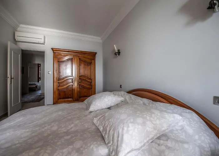 Front De Hyper Centre *